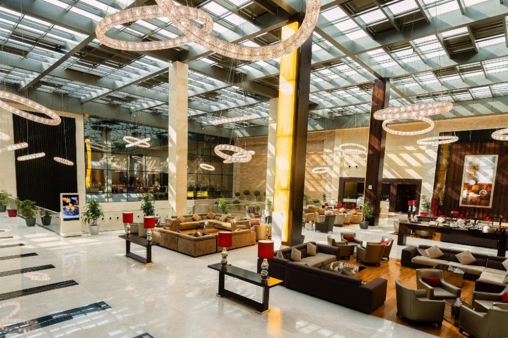 Standard King Room with Garden View - Club Floor